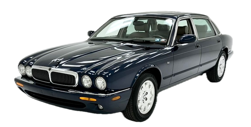 Afbeelding van 77XVD6, zwarte Jaguar XJ8 Executive sedan
